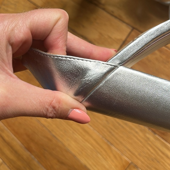 SAM EDELMAN Women's Yancy Block-Heel Crossover Sandals, Silver. Size 7. - Picture 5 of 15